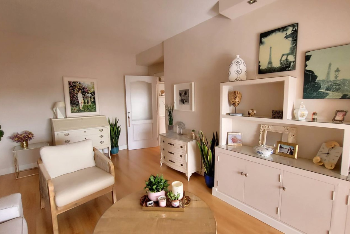 REF. DM-300126CM – Inmueble en La Cala del Moral