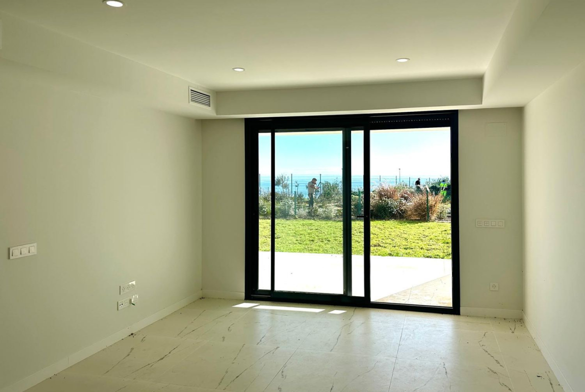 REF. LZ160626-01CA – Inmueble en Bahía de Casares