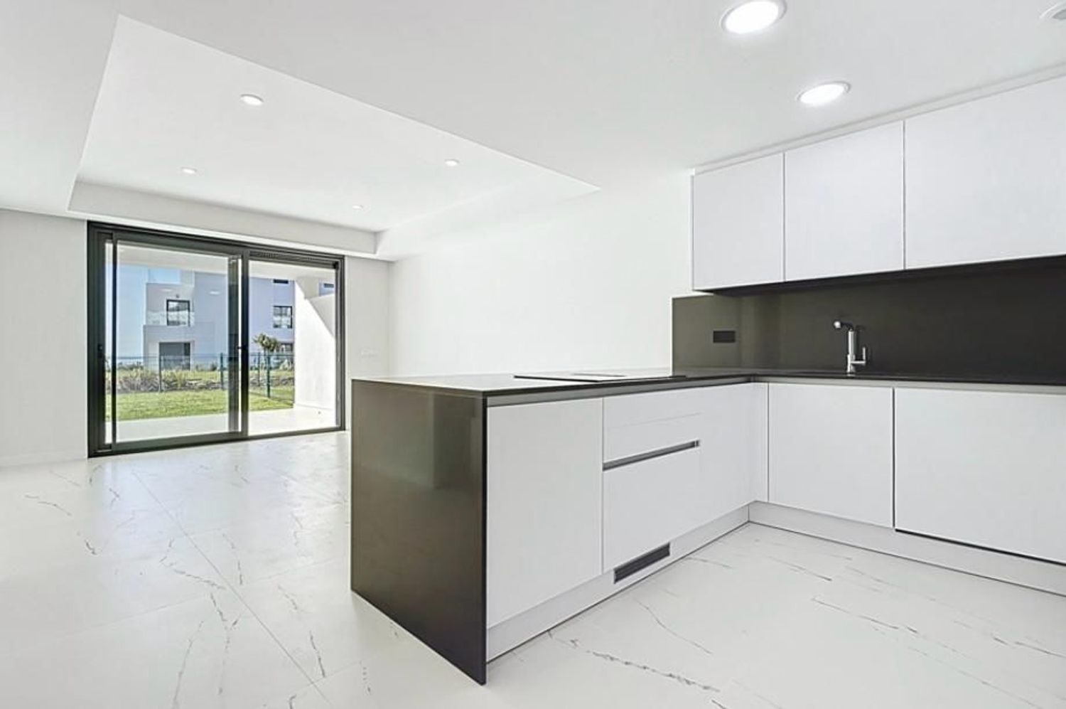 1448009846 REF. LZ160626-01CA – Inmueble en Bahía de Casares