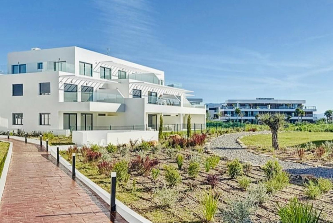 REF. LZ160626-01CA – Inmueble en Bahía de Casares