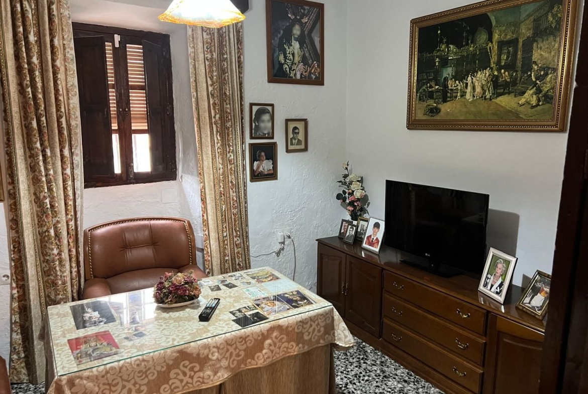 REF. DM210626ALO – Inmueble en Alora
