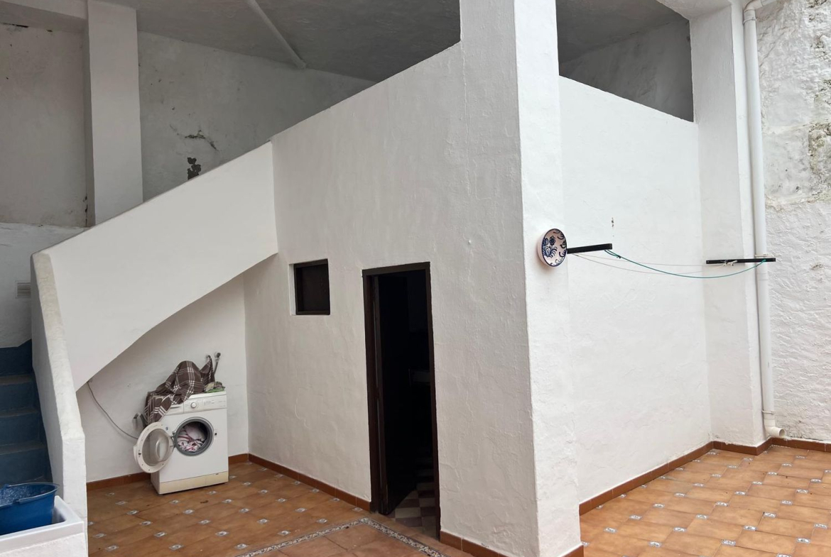 REF. DM210626ALO – Inmueble en Alora