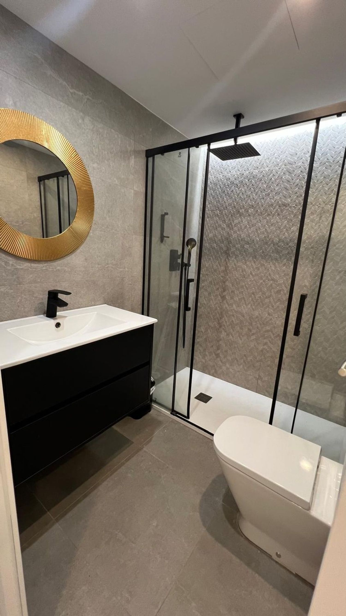 1450663601 REF. JS250626MA – Inmueble en Conde de Ureña
