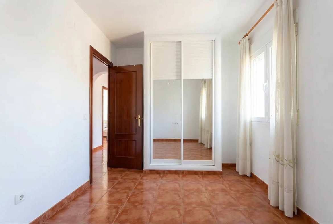SP060626CM Piso en esquina con TERRAZA y VISTAS AL MAR en La Cala del Moral