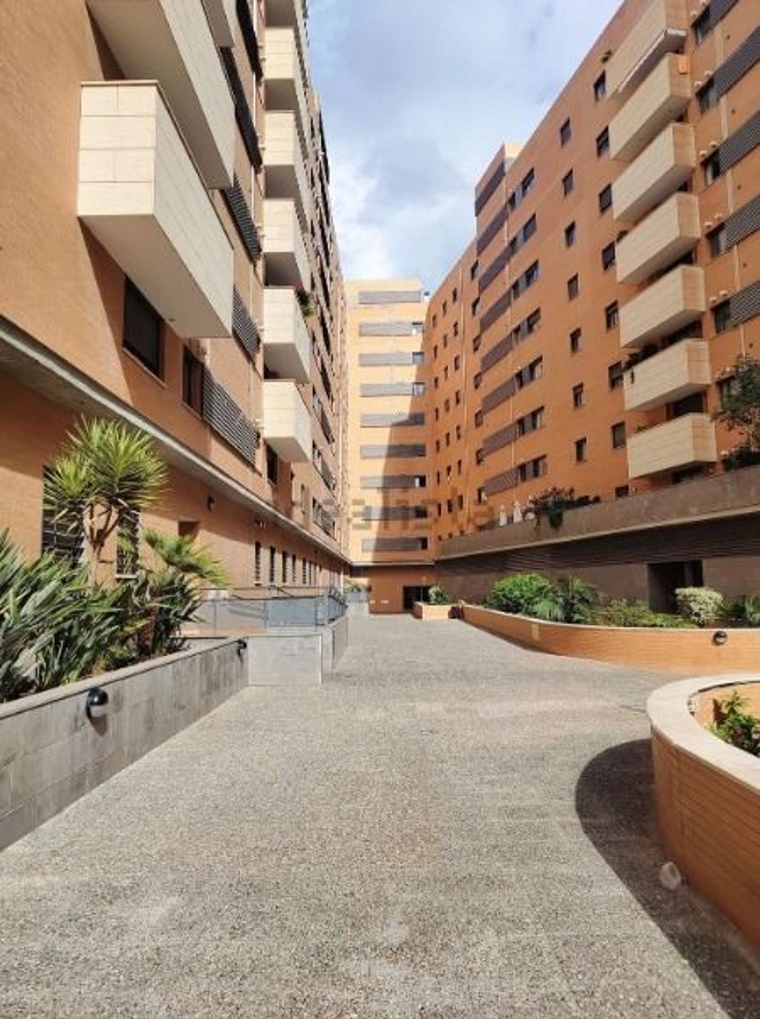 1240584910 REF. P290524MA – Inmueble en Perchel sur – El Bulto