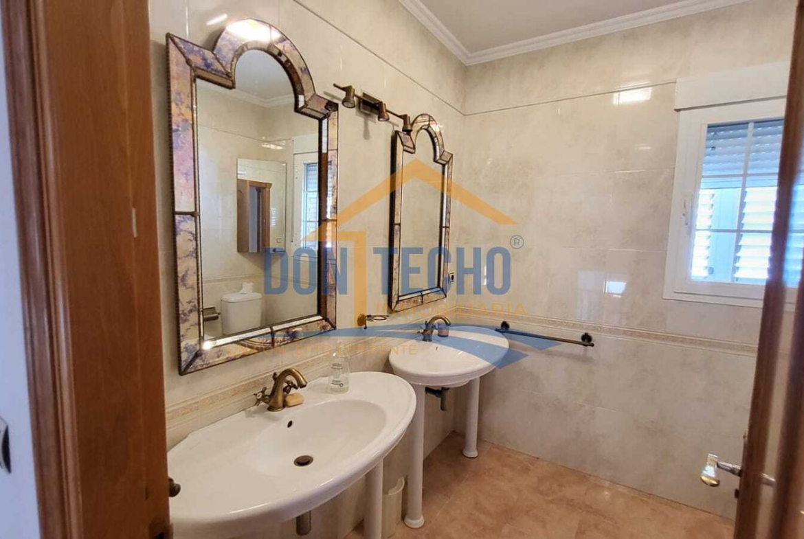 REF. DM170925VE – Inmueble en Caleta de Velez