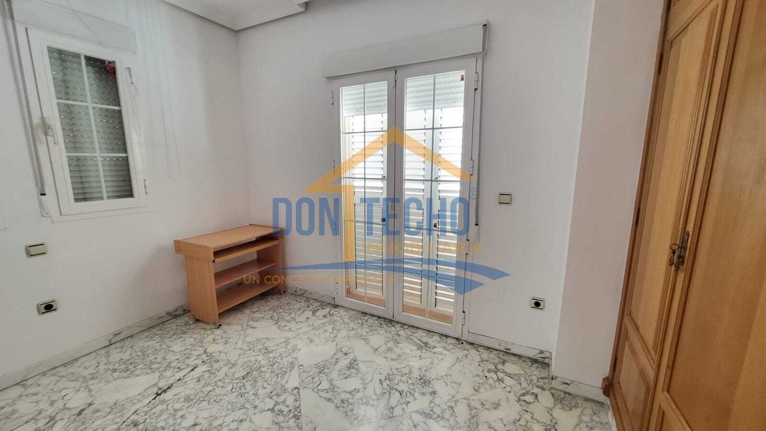 1377707364 REF. DM170925VE – Inmueble en Caleta de Velez