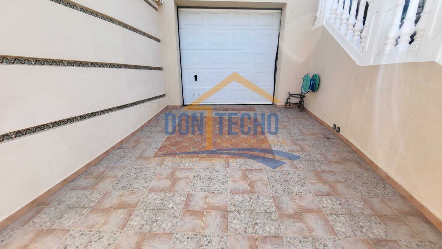 1377707403 REF. DM170925VE – Inmueble en Caleta de Velez