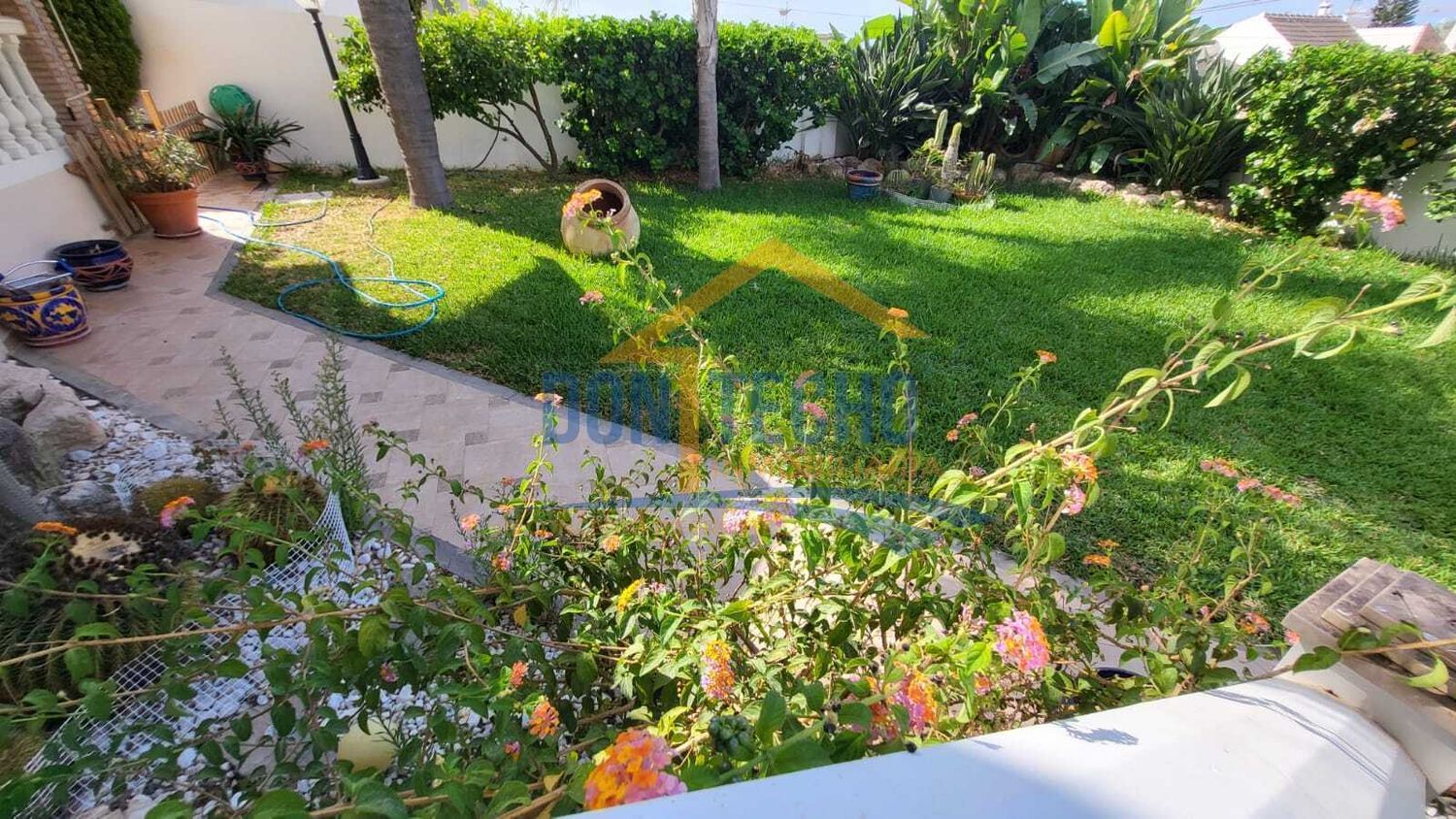 1377707425 REF. DM170925VE – Inmueble en Caleta de Velez