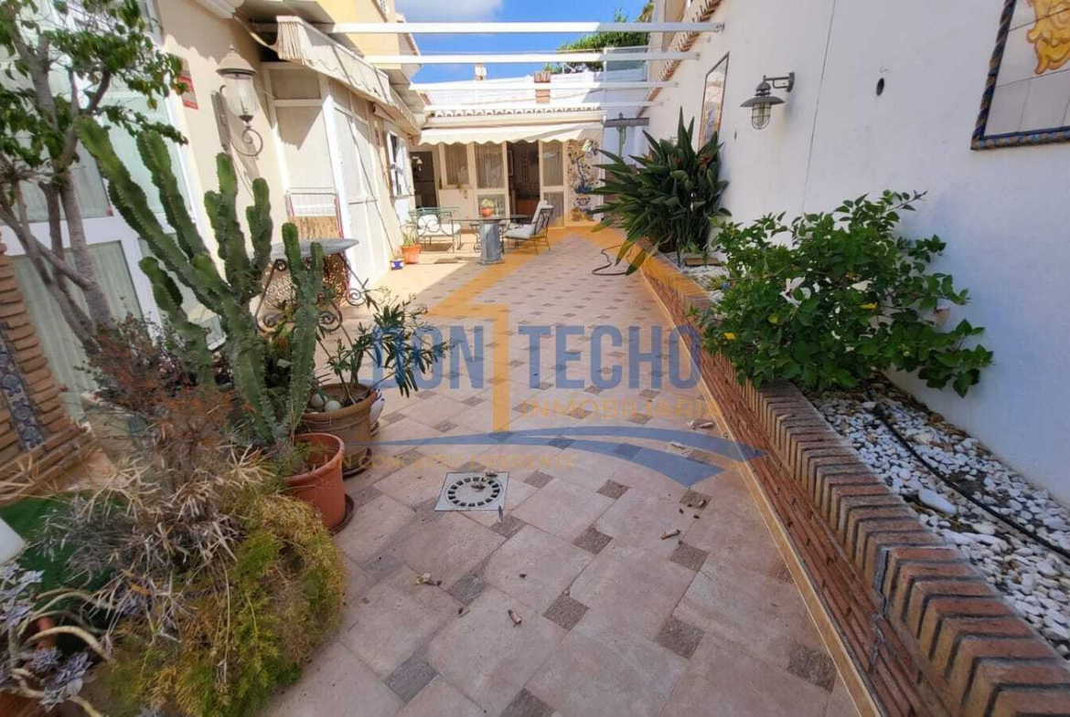 REF. DM170925VE – Inmueble en Caleta de Velez