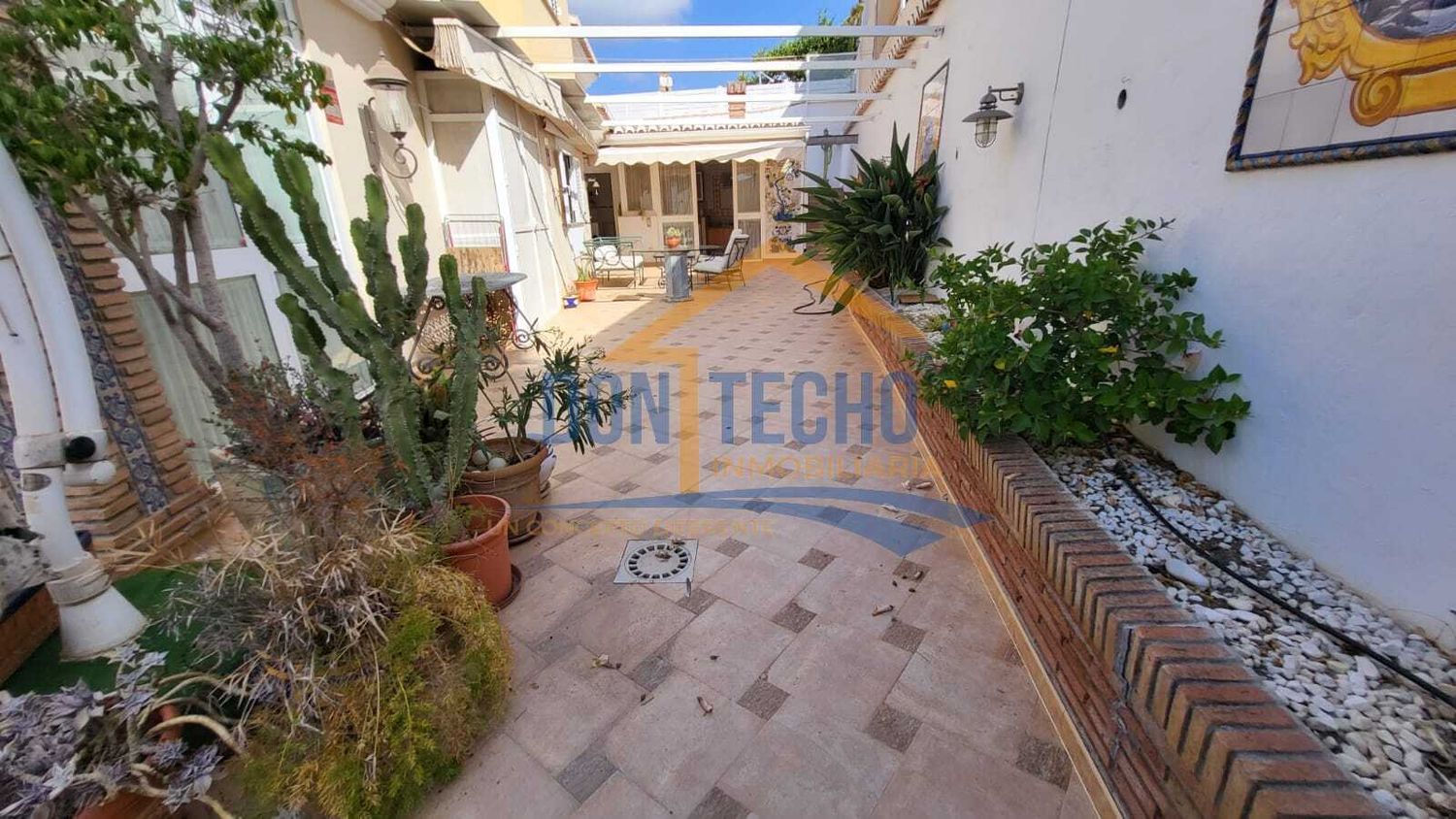 1377707426 REF. DM170925VE – Inmueble en Caleta de Velez