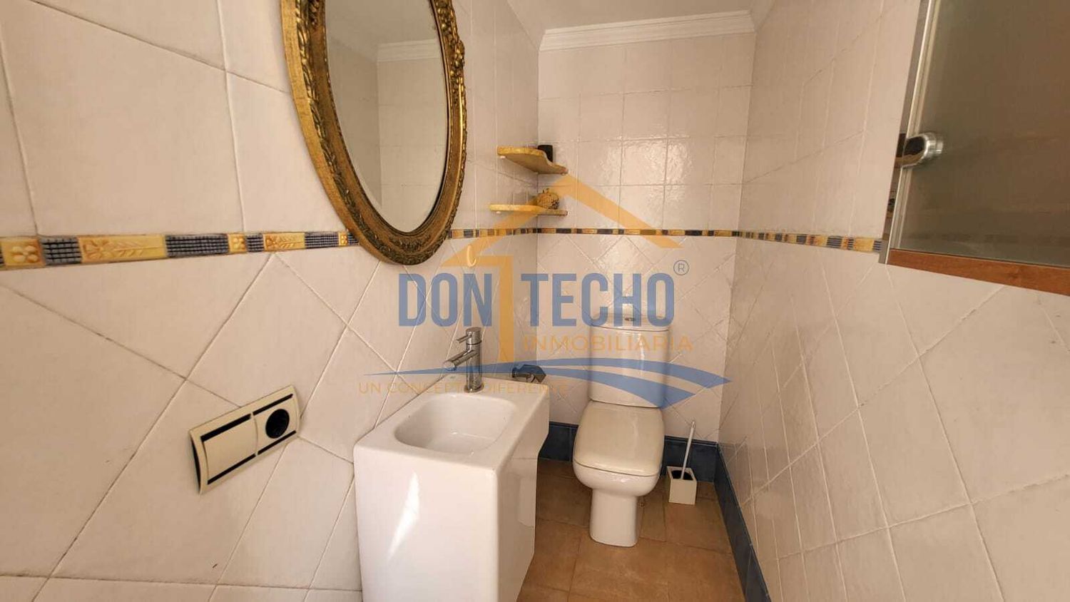 1377707438 REF. DM170925VE – Inmueble en Caleta de Velez