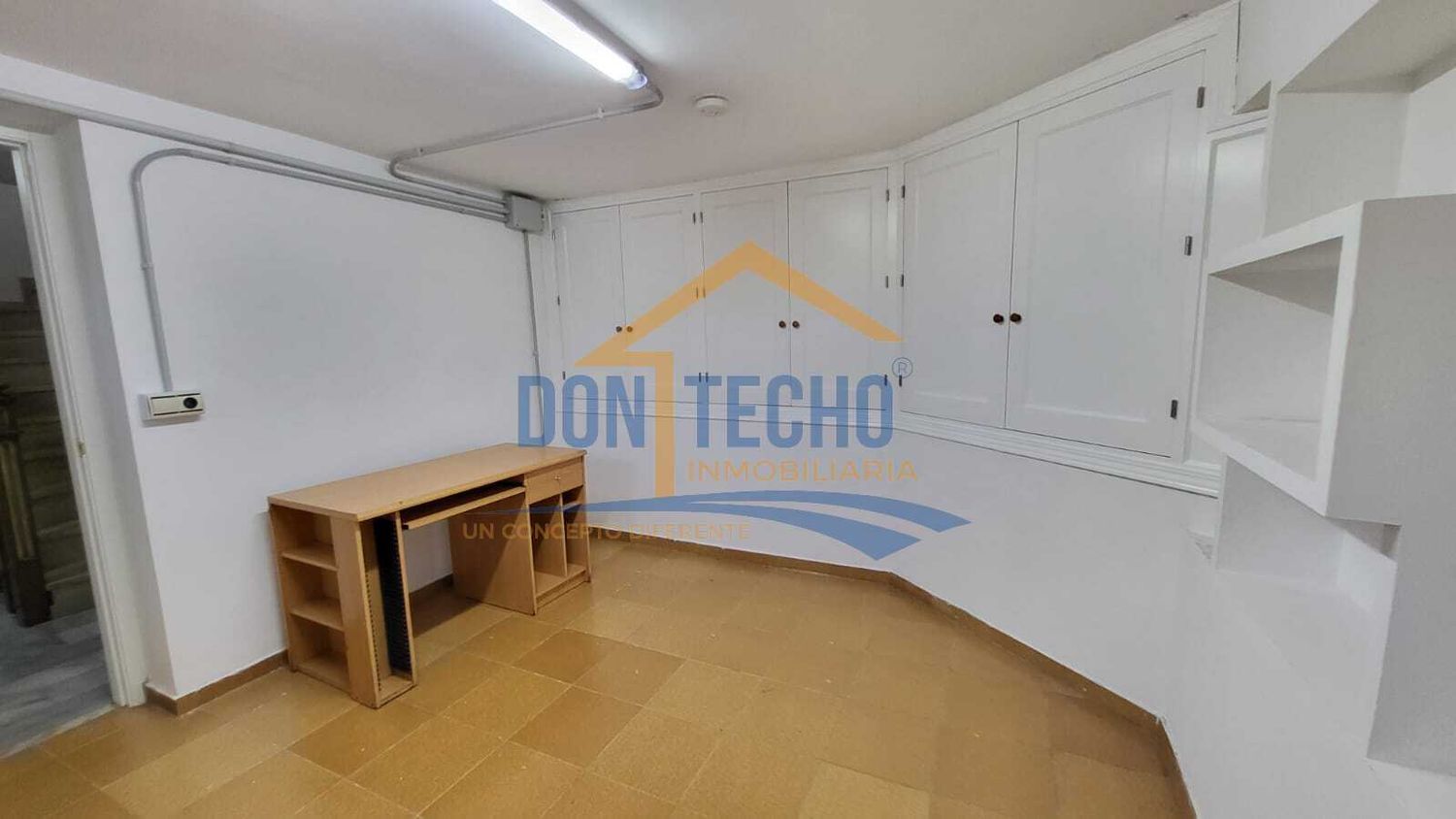 1377707460 REF. DM170925VE – Inmueble en Caleta de Velez