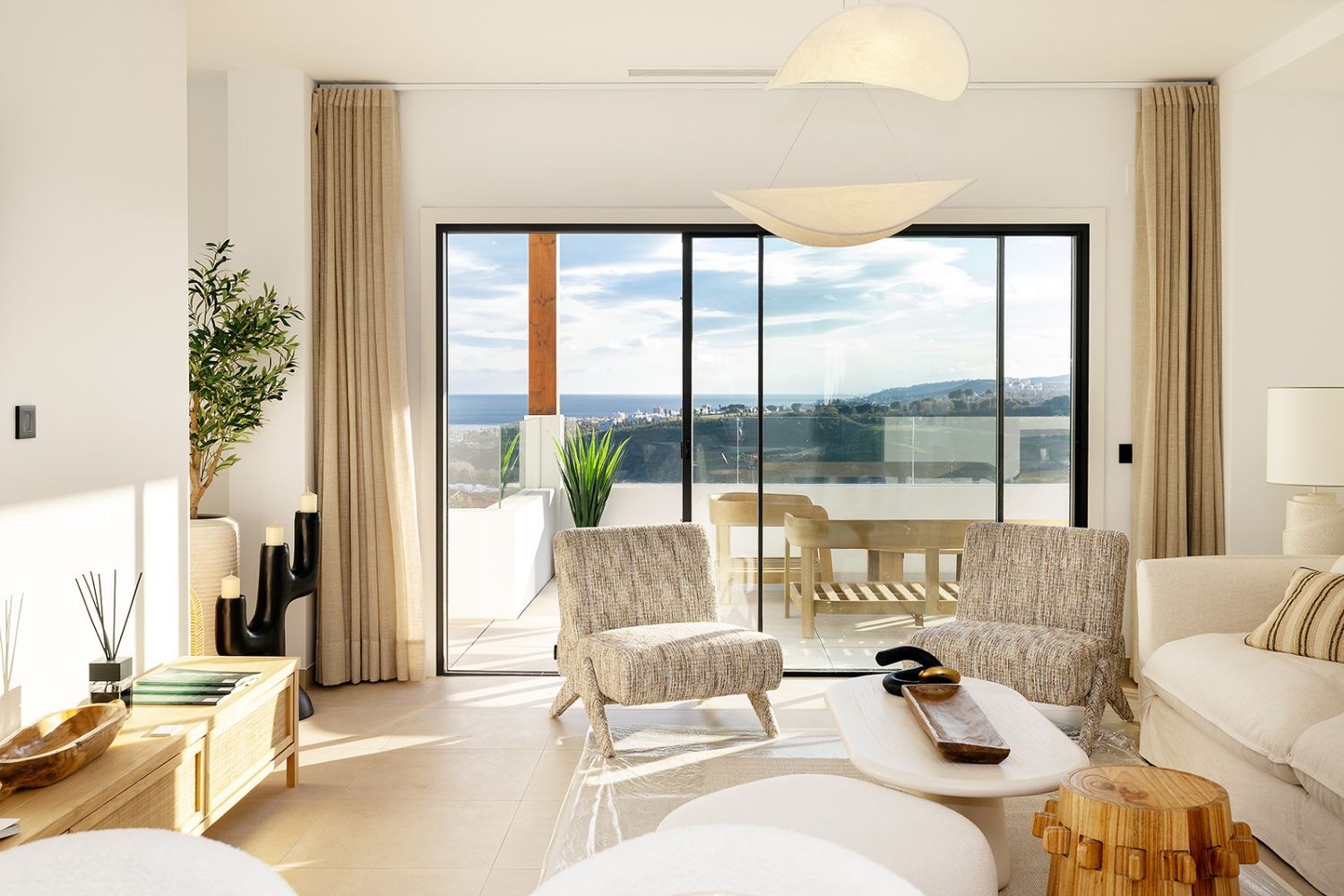 REF. LZ210226-2CA – Inmueble en Casares Golf – Casares del Sol