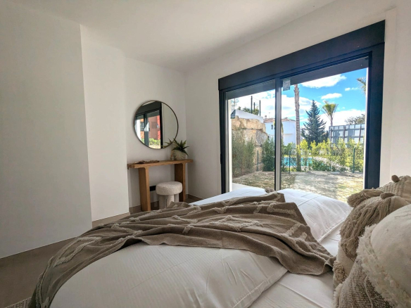 REF. LZ240226CA – Inmueble en Casares