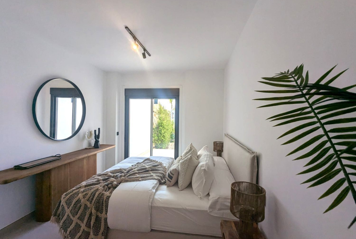 REF. LZ240226CA – Inmueble en Casares