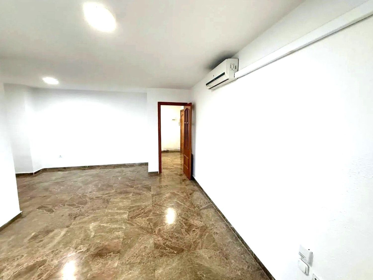 REF. JS110326ADLT – Inmueble en Centro