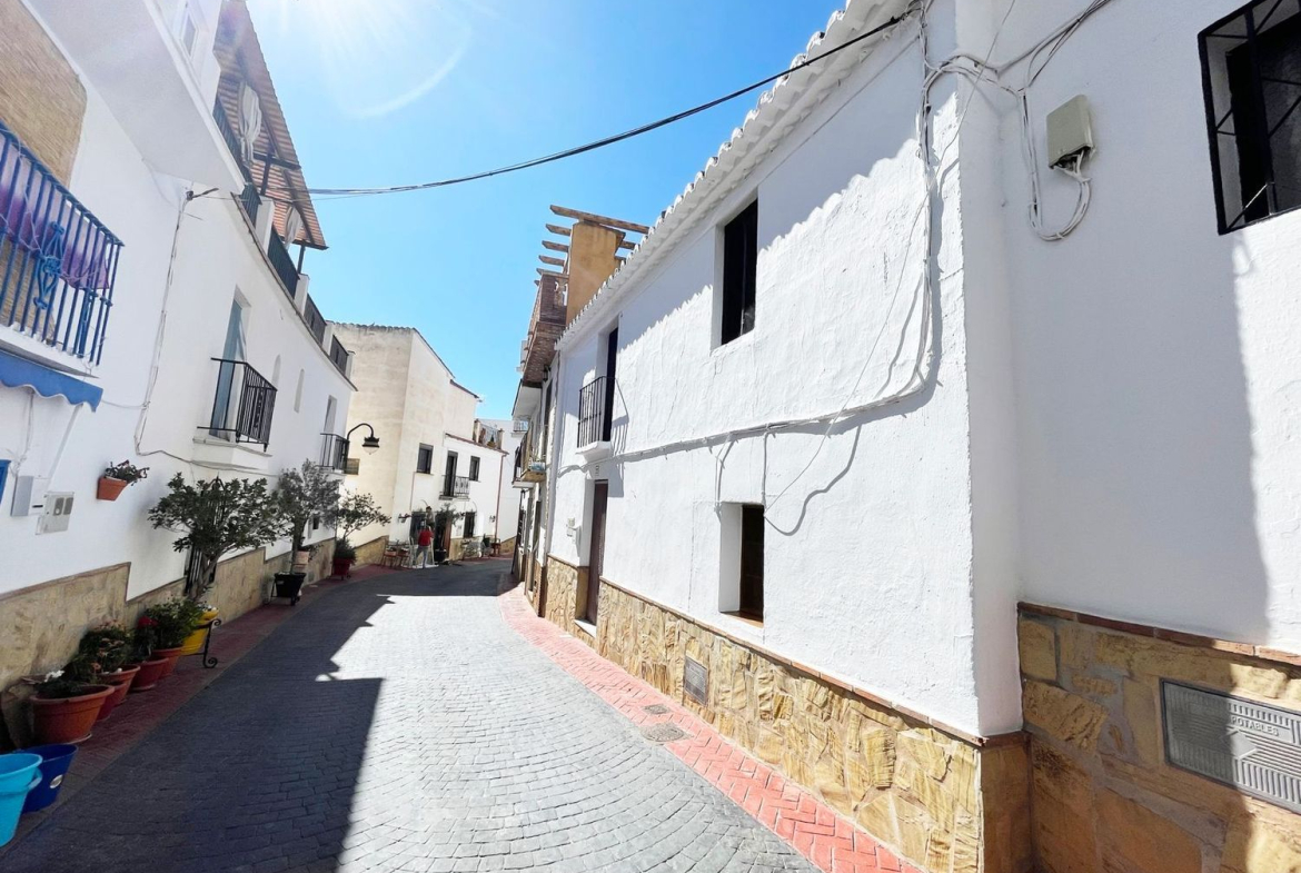 REF. DD170326LV – Inmueble en Viñuela