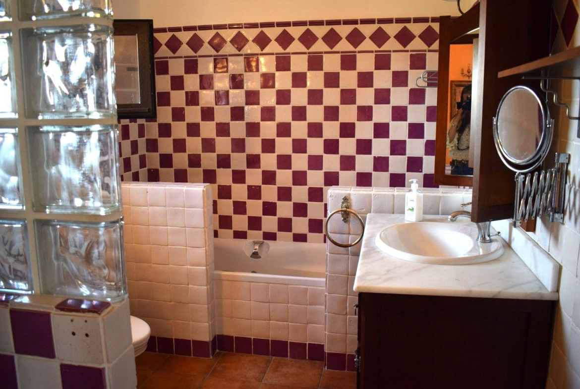 REF. LZ2503226MAN – Inmueble en Puerto de la Duquesa