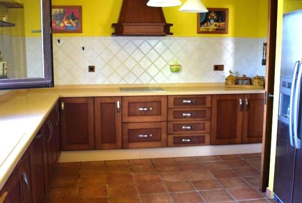 REF. LZ2503226MAN – Inmueble en Puerto de la Duquesa