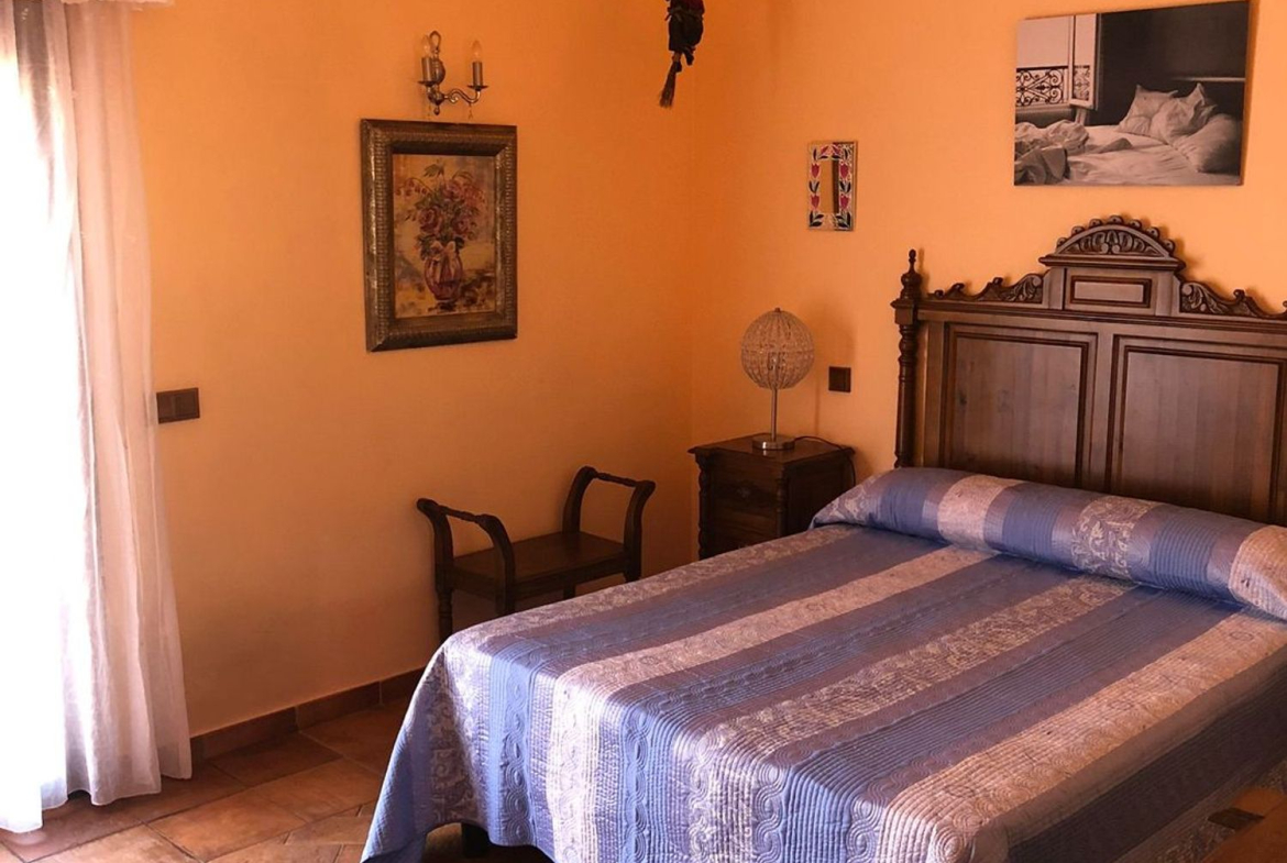 REF. LZ2503226MAN – Inmueble en Puerto de la Duquesa
