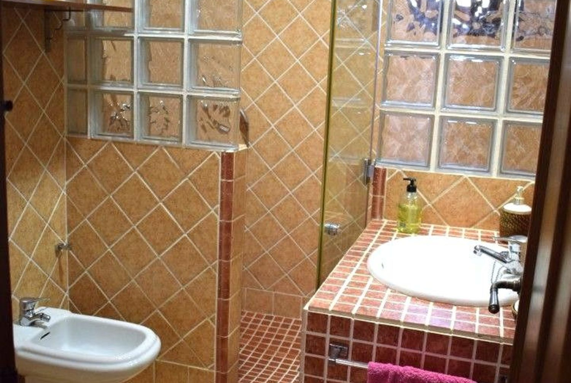REF. LZ2503226MAN – Inmueble en Puerto de la Duquesa