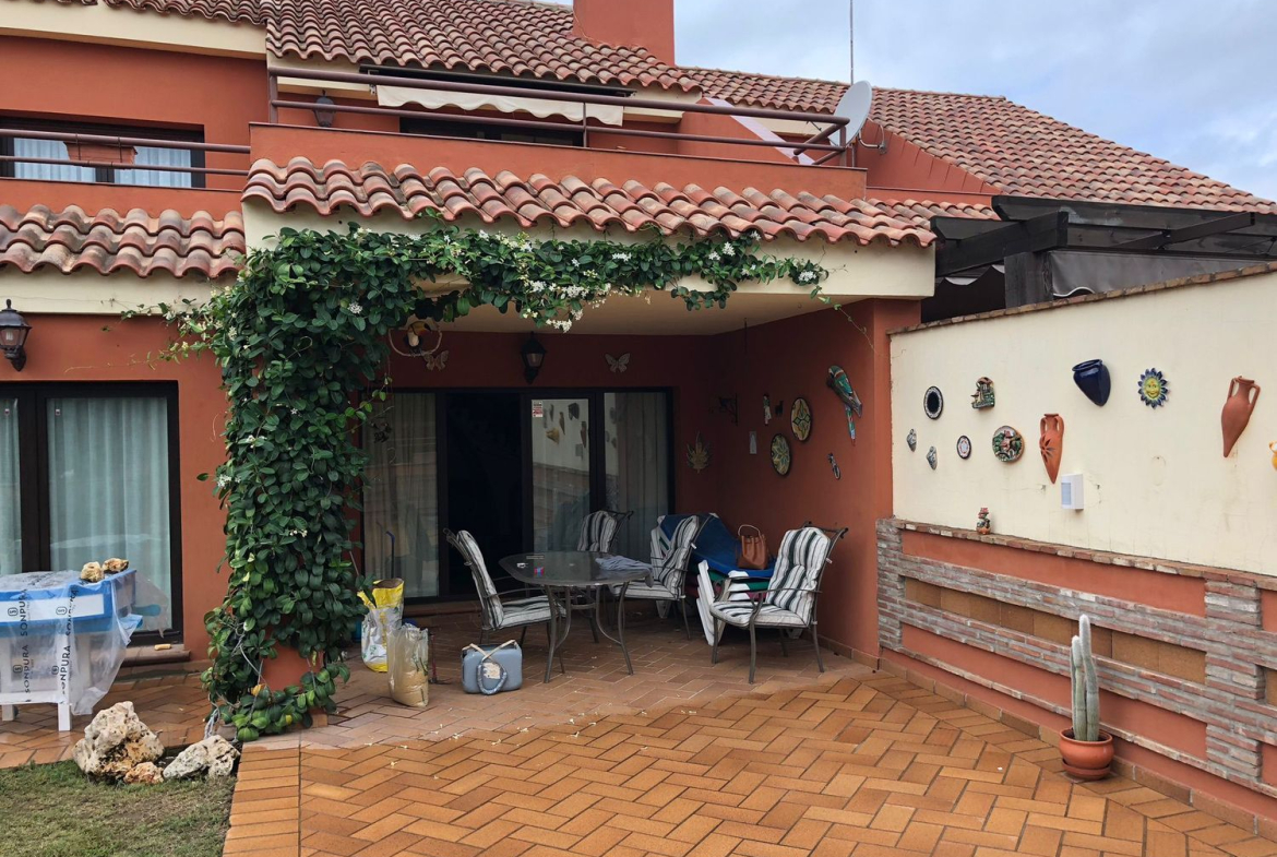 REF. LZ2503226MAN – Inmueble en Puerto de la Duquesa