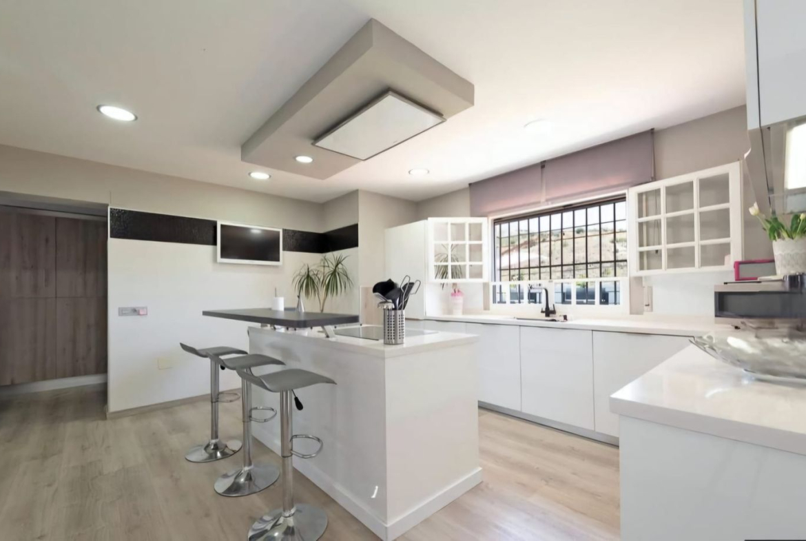 REF. SP270326RV – Inmueble en La Cala del Moral