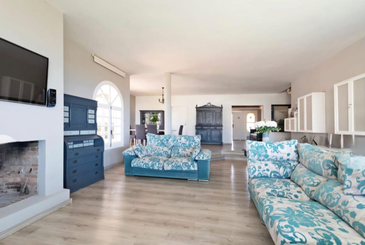 REF. SP270326RV – Inmueble en La Cala del Moral