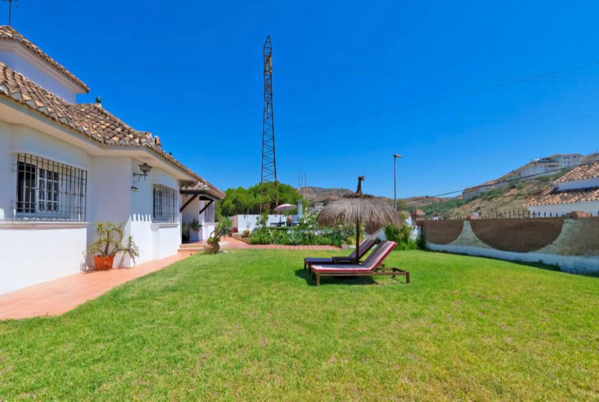 REF. SP270326RV – Inmueble en La Cala del Moral
