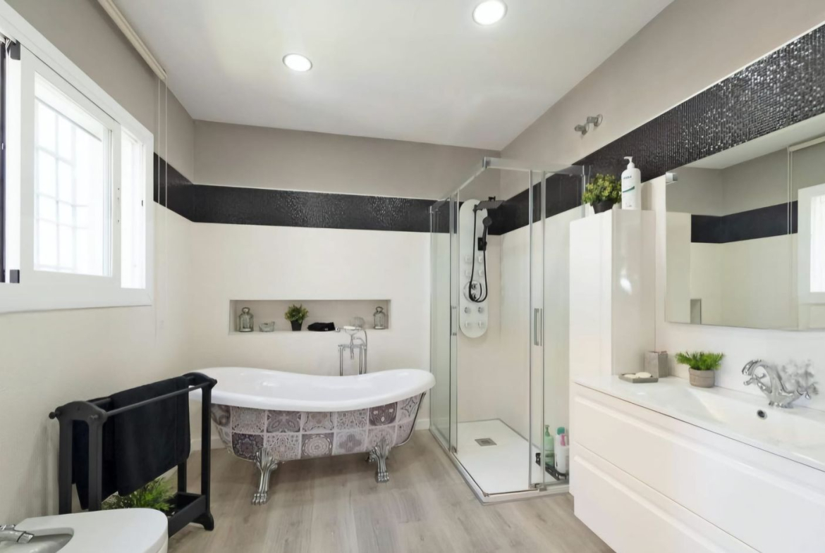 REF. SP270326RV – Inmueble en La Cala del Moral
