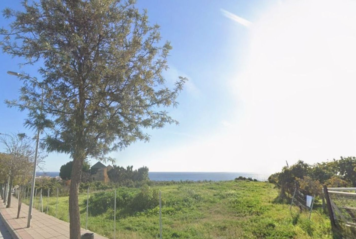 REF. DD280326NE – Inmueble en Avda Pescia – Ctra de Frigiliana