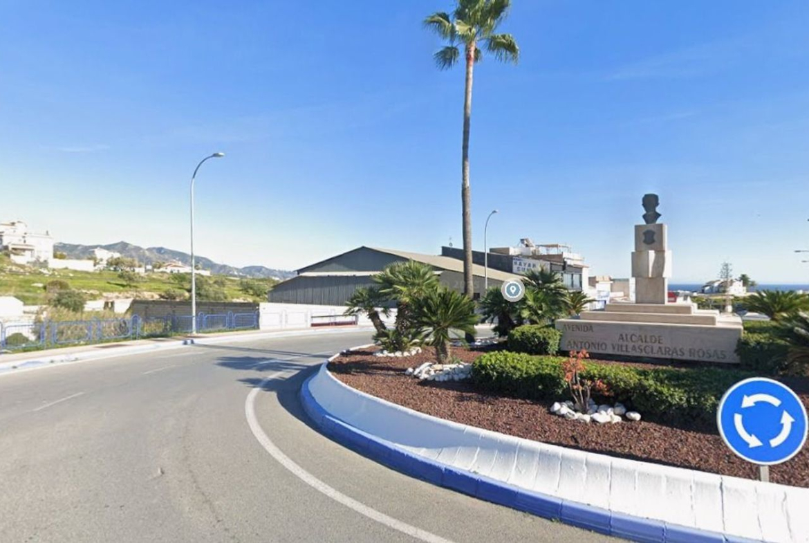 REF. DD280326NE – Inmueble en Avda Pescia – Ctra de Frigiliana