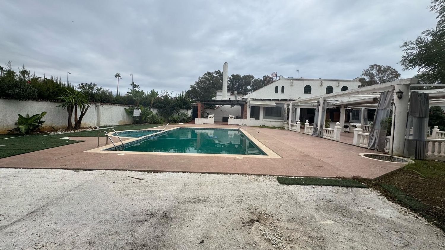 1424868591 REF. LZ010426EST – Inmueble en Zona Calvario