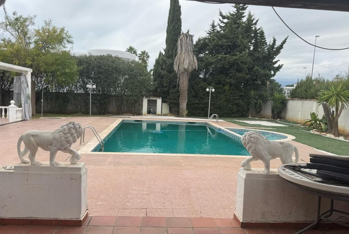 REF. LZ010426EST – Inmueble en Zona Calvario