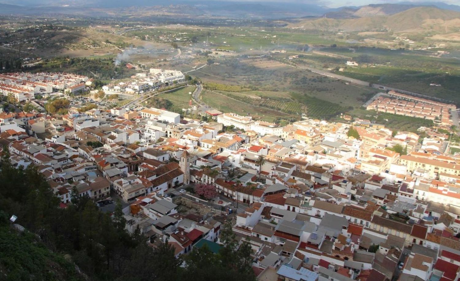 1426141742 REF. JS140326CAR – Inmueble en Cártama pueblo