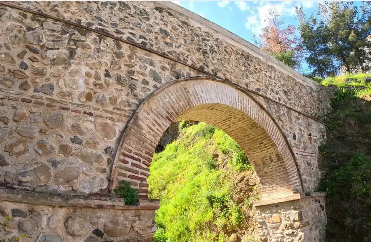 1426141743 REF. JS140326CAR – Inmueble en Cártama pueblo