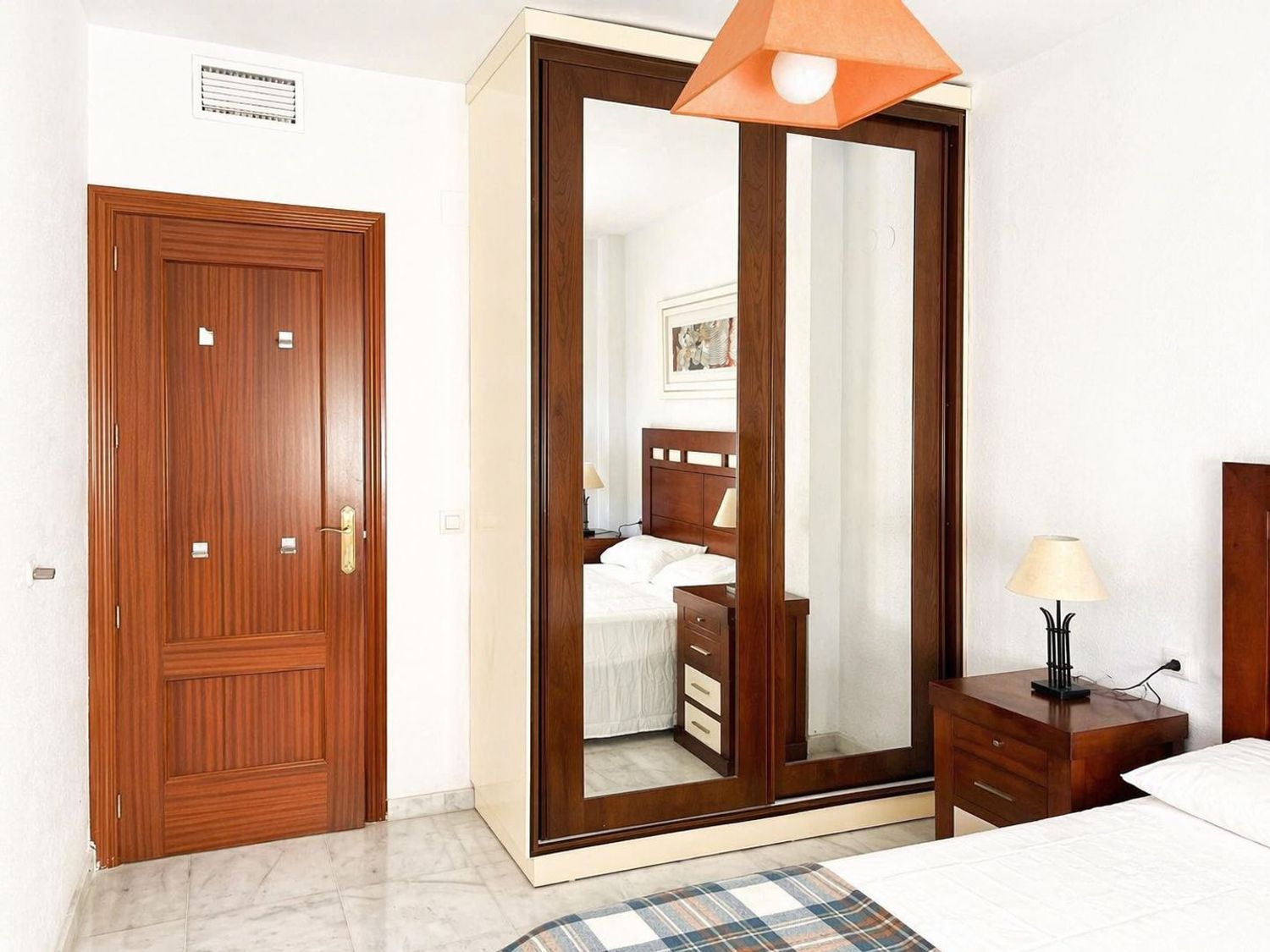 1426414109 REF. DD080426TO – Inmueble en Urbanización Santa Rosa