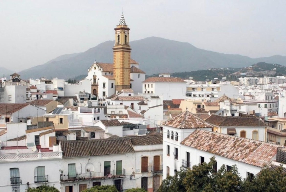 REF. LZ110426EST – Inmueble en Centro