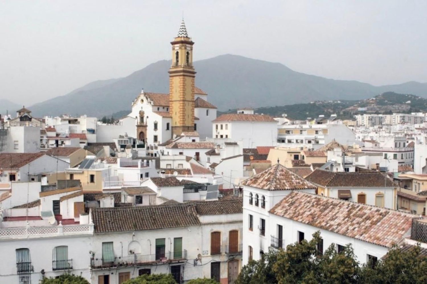 1427710663 REF. LZ110426EST – Inmueble en Centro