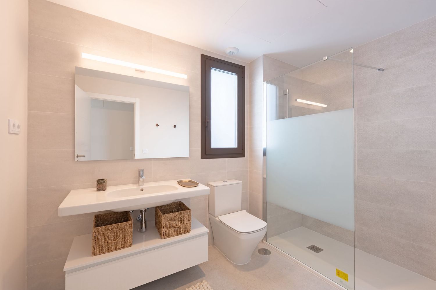 REF. LZ140426EST – Inmueble en Huerta Nueva