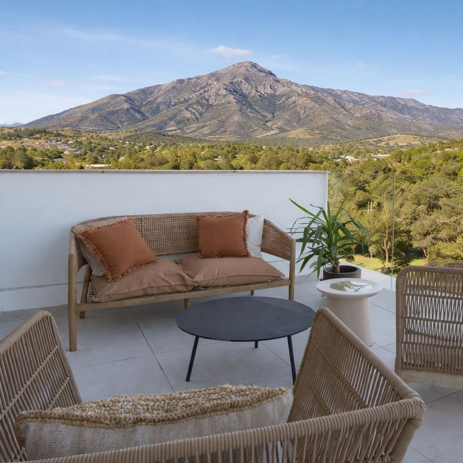 REF. LZ140426EST – Inmueble en Huerta Nueva