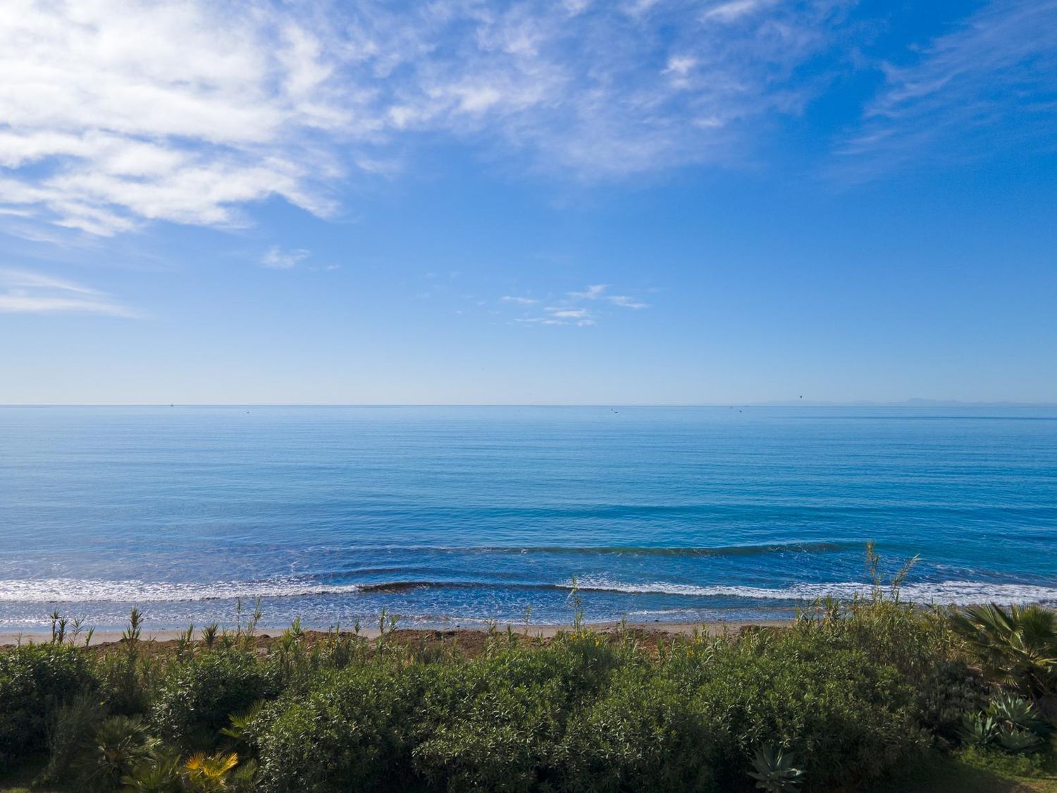 REF. LZ180426EST – Inmueble en Puerto de Estepona