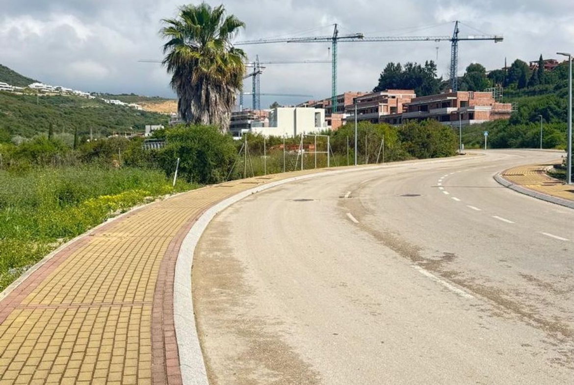 REF. LZ250426CA – Inmueble en Casares Golf – Casares del Sol