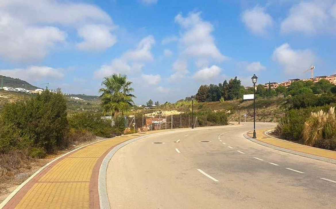 REF. LZ250426CA – Inmueble en Casares Golf – Casares del Sol