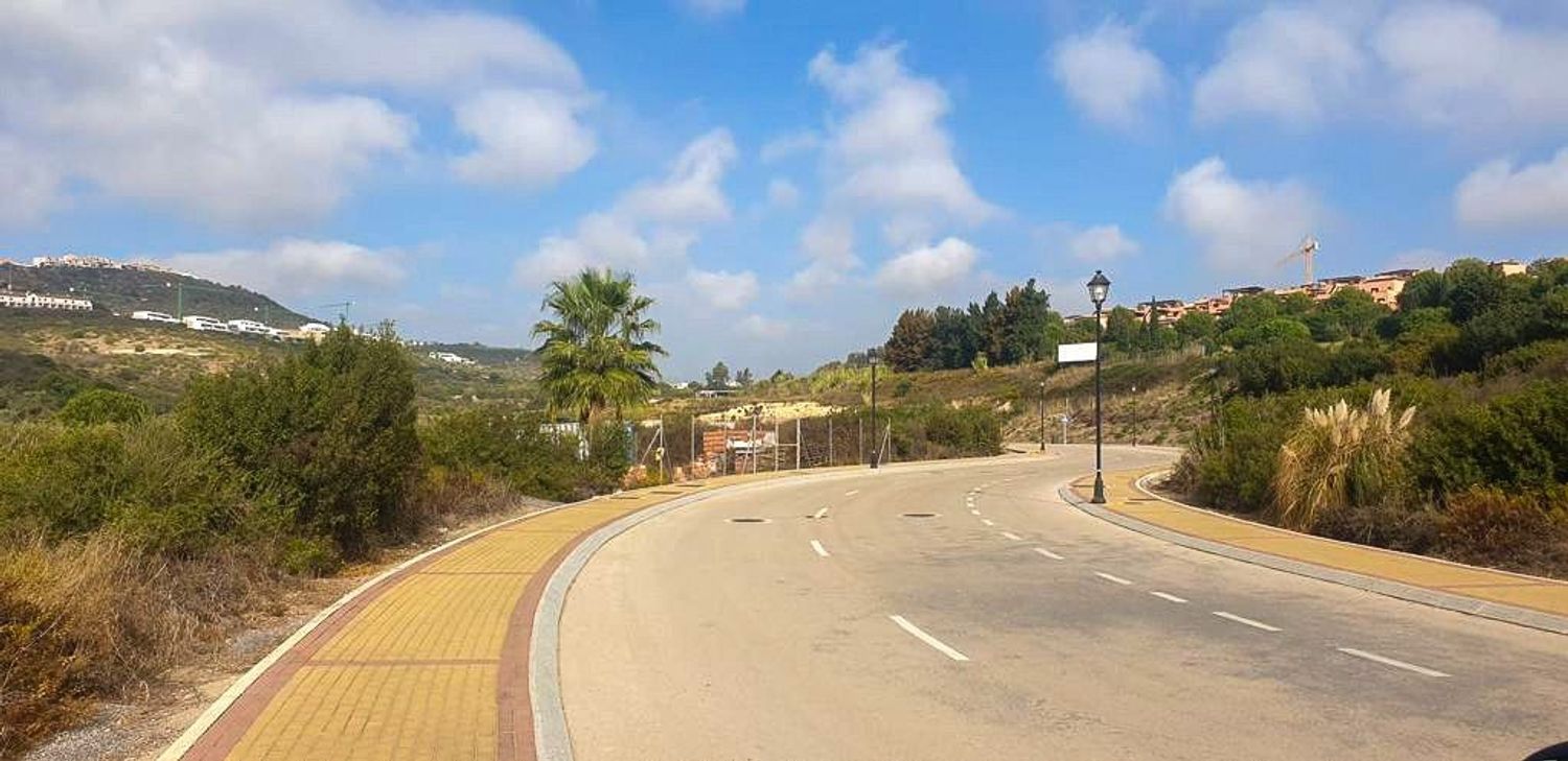 REF. LZ250426CA – Inmueble en Casares Golf – Casares del Sol