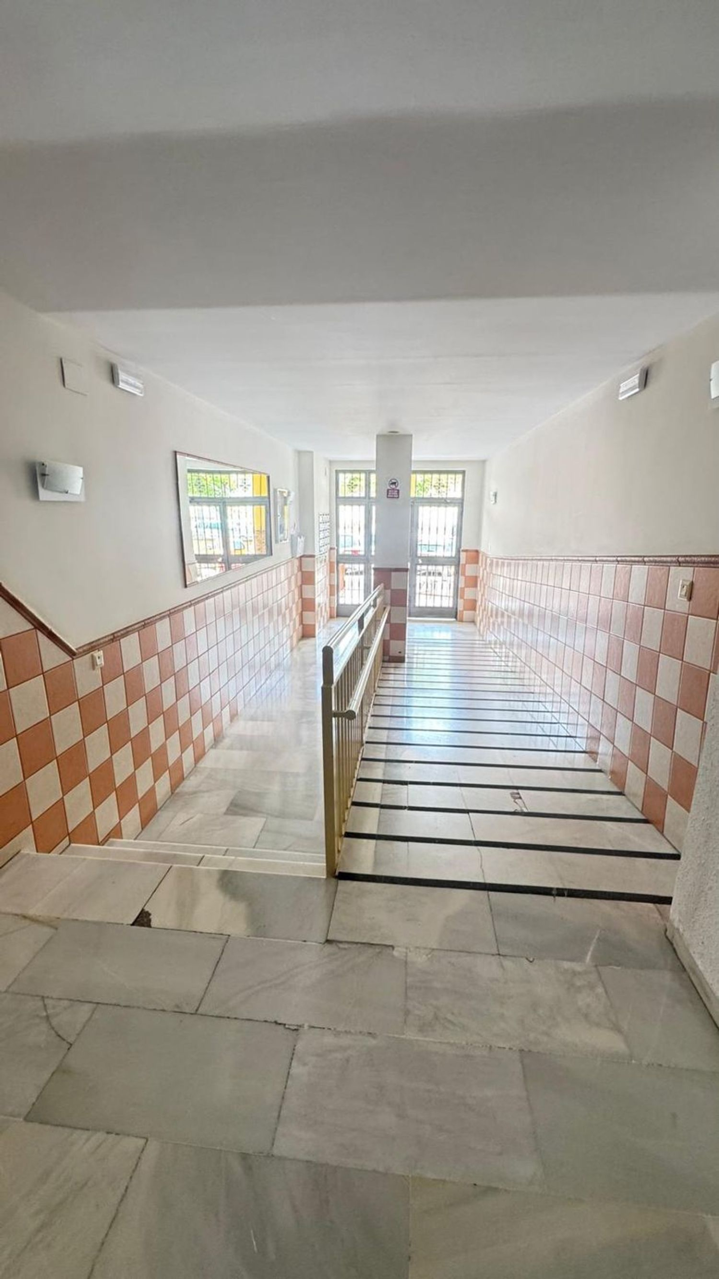 REF. LZ300426EST – Inmueble en Sierra de Estepona-Avda de Andalucia