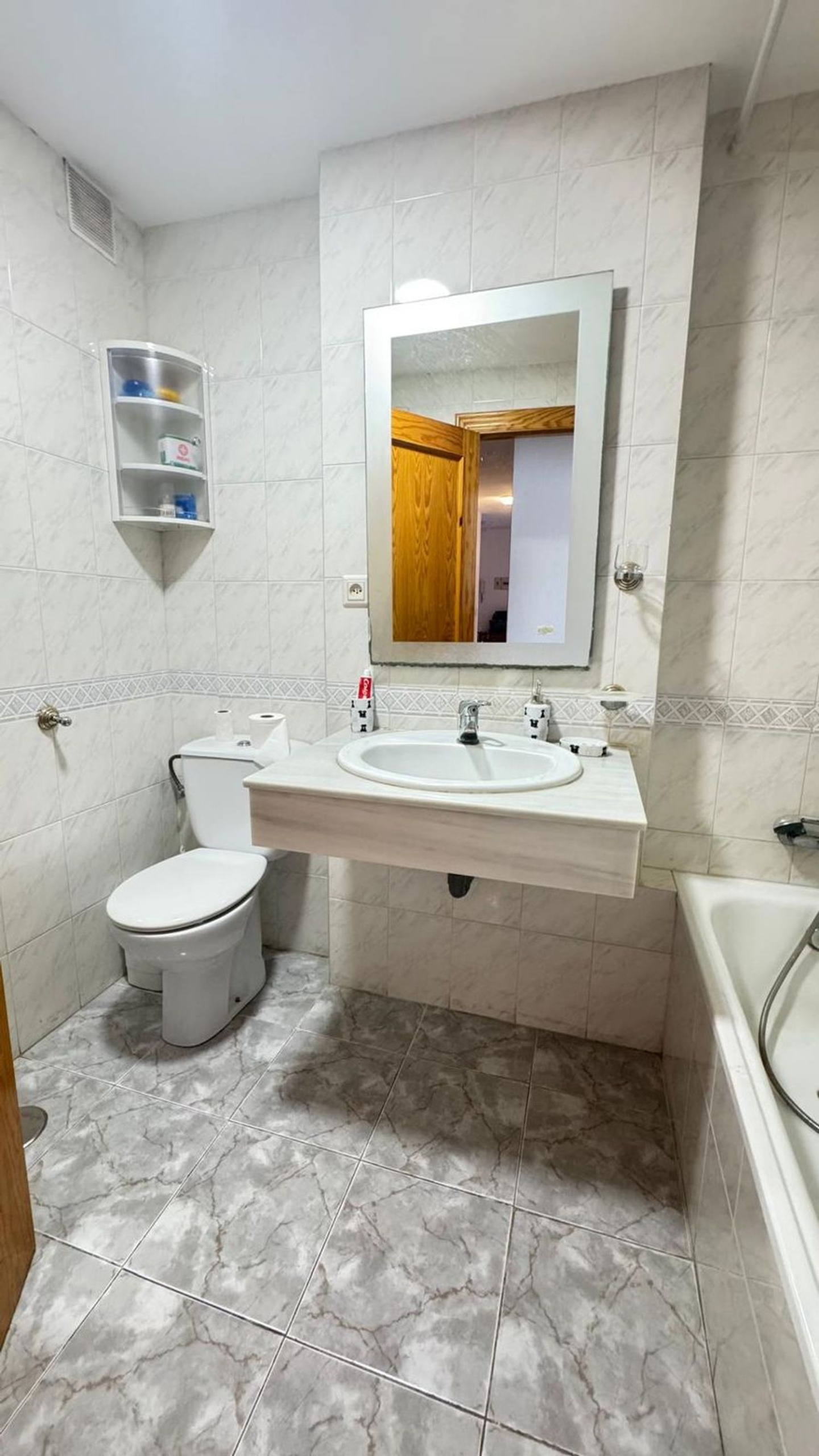REF. LZ300426EST – Inmueble en Sierra de Estepona-Avda de Andalucia