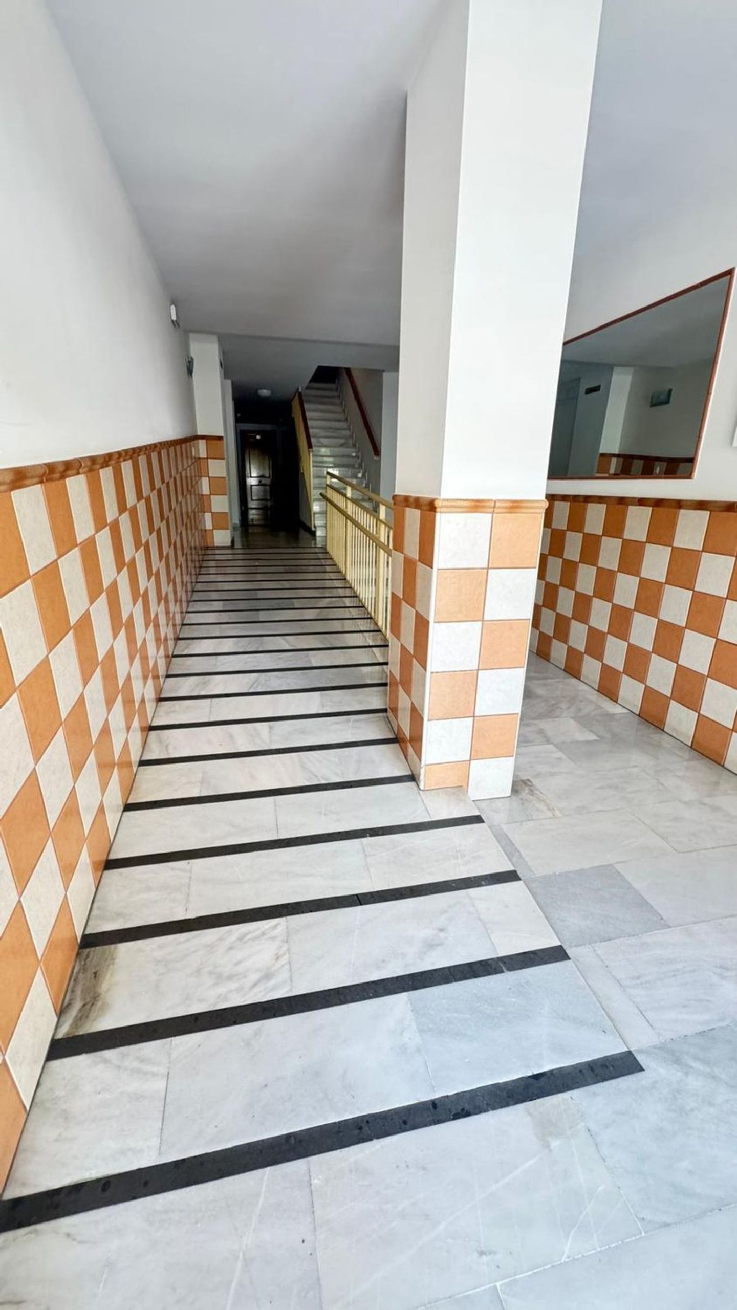 REF. LZ300426EST – Inmueble en Sierra de Estepona-Avda de Andalucia