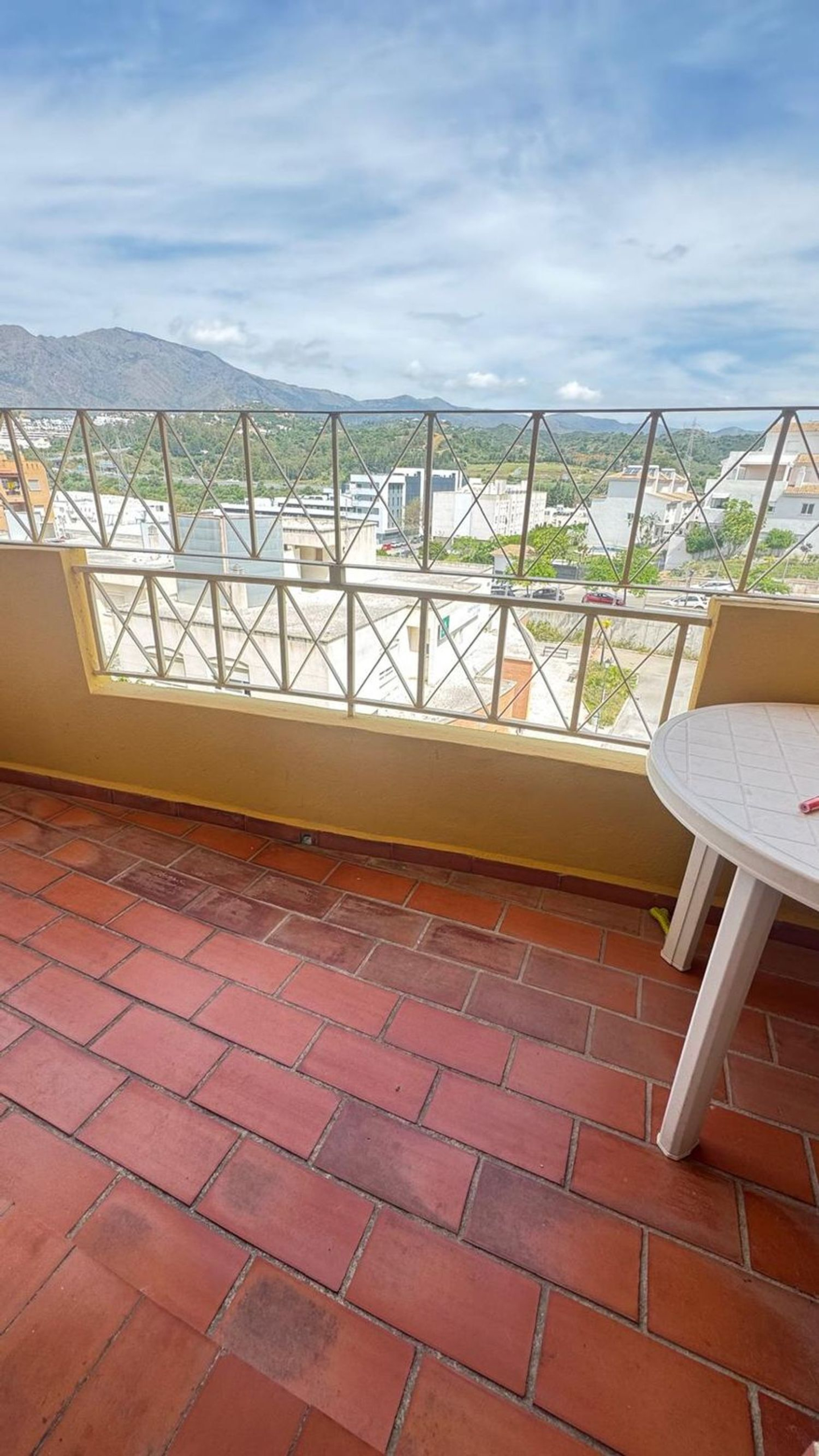 REF. LZ300426EST – Inmueble en Sierra de Estepona-Avda de Andalucia